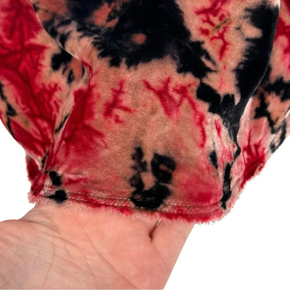 Nation LTD Aya Tie Dye Cami Velvet Silk Blend Tank Rosebud Red Black Medium - Picture 6 of 9